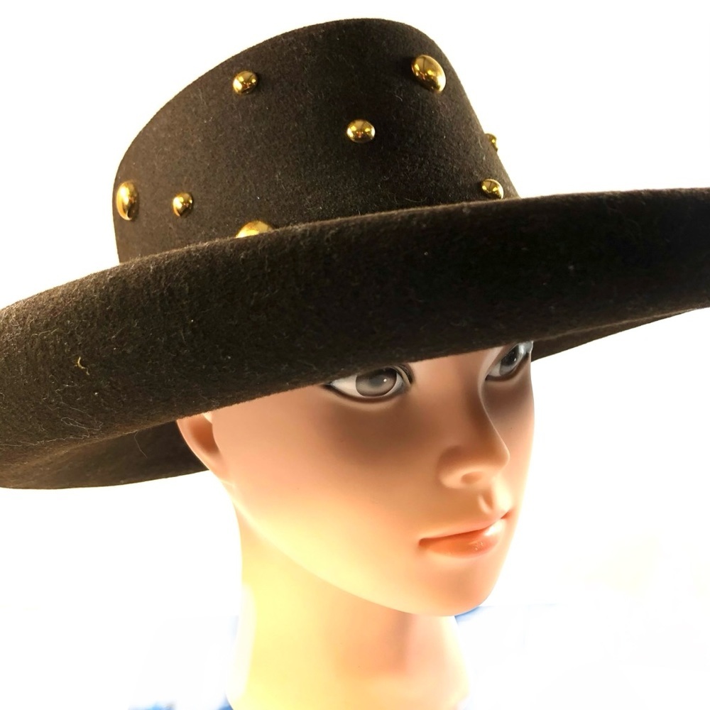 Women Commodore felt hat studded top